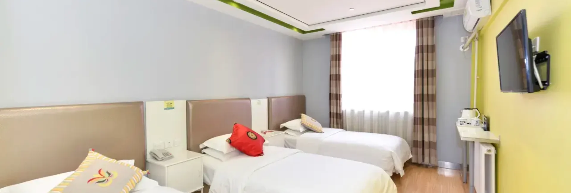 Family Room (free Coffee And Snacks)